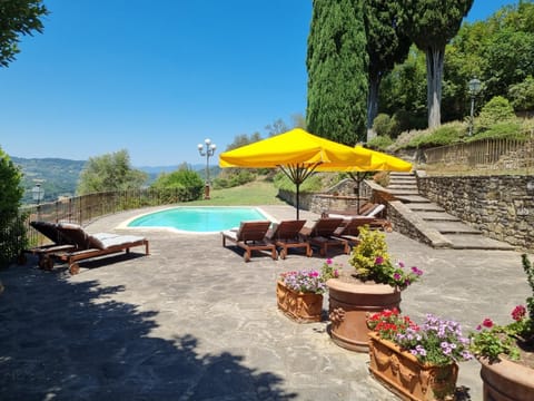 Patio, Garden, Garden view, Mountain view, Pool view, Swimming pool, sunbed