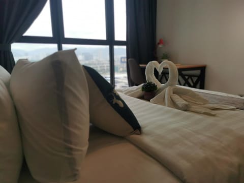 Bed, Photo of the whole room, Bedroom, towels