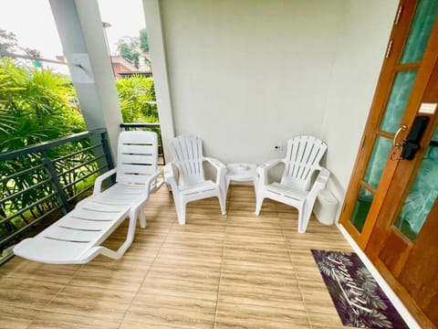 Balcony/Terrace, sunbed