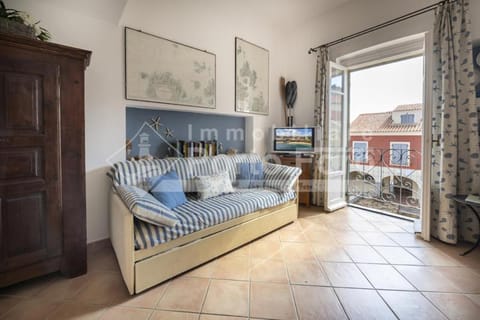 17 CENTRO - Splendido trilocale sulla piazzetta di Porto Faro Villa in Palau