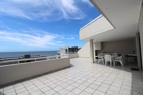 Day, Natural landscape, Balcony/Terrace, Sea view
