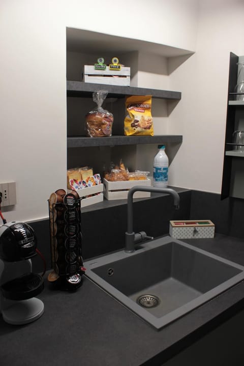 Coffee/tea facilities, Italian breakfast