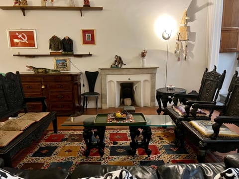 Living room, Seating area