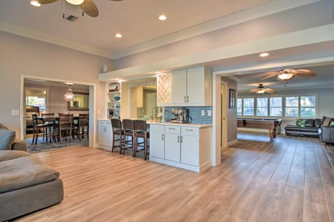 Chic Waterfront House with Pool, Spa and Dock! House in Clearwater Beach