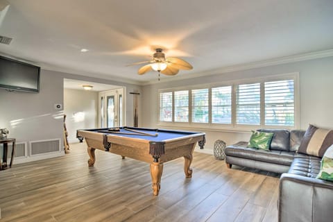 Chic Waterfront House with Pool, Spa and Dock! House in Clearwater Beach