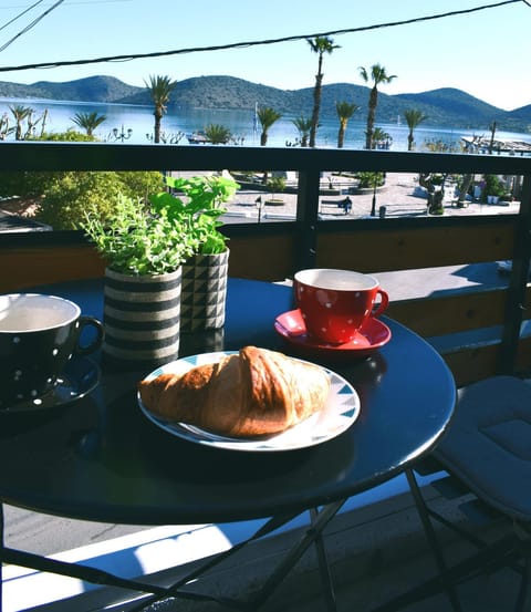 Day, Natural landscape, Food and drinks, Food, Mountain view, Sea view, Continental breakfast