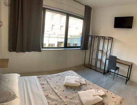 GALLERIA DEL TORO 3 rooms Bed and Breakfast in Bologna