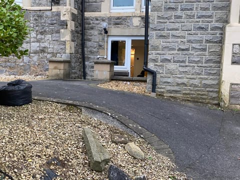 Westons Hideaway, 2 Bed, Free Parking, 6 mins walk to beach, Apartment in Weston-super-Mare