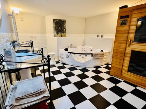 Sauna, Spa and wellness centre/facilities, Bath