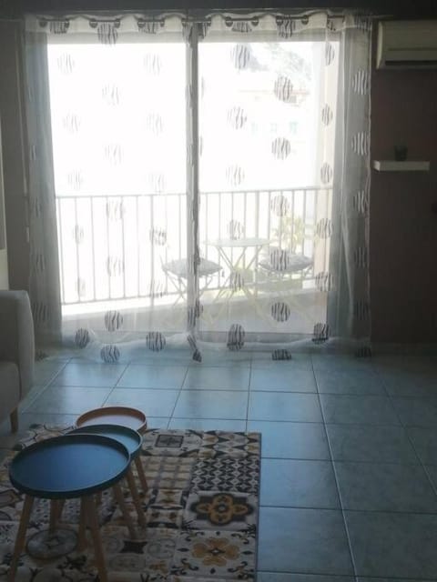 Joli studio bord de mer, clim, balcon, parking privé Apartment in Menton