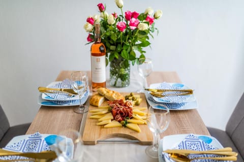 Food and drinks, Food