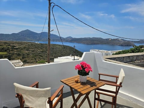 Patio, Day, Natural landscape, View (from property/room), Balcony/Terrace, Seating area, Dining area, Mountain view, Sea view