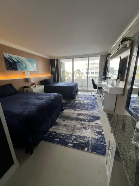 Bed, Living room