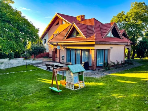 Property building, BBQ facilities, Children play ground, Garden, Area and facilities, hair dresser