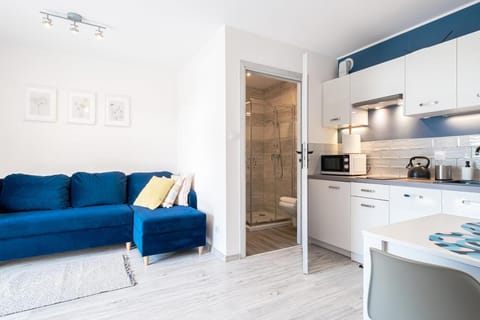 Kitchen or kitchenette, Living room, Seating area, Dining area, minibar