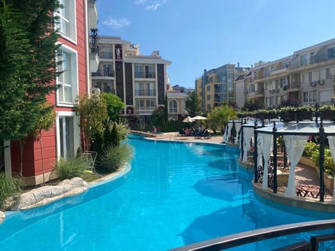 Day, Natural landscape, City view, Pool view, Swimming pool
