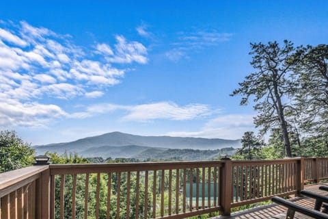 Balcony/Terrace, Mountain view