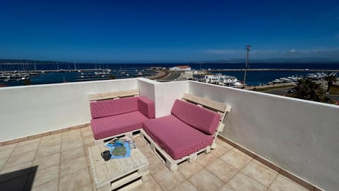 Attici con Terrazzo vista Mare Apartment in Calasetta