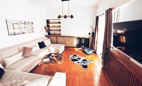 TV and multimedia, Living room, Photo of the whole room, Seating area