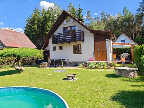 Property building, Garden, Swimming pool