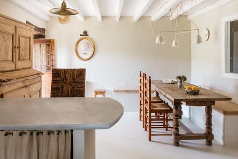 Dining area, kitchen