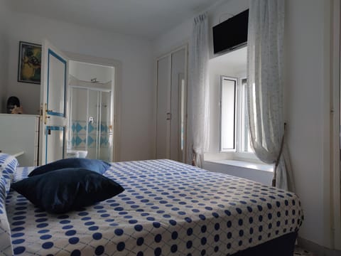 Bed, Bathroom, Bedroom