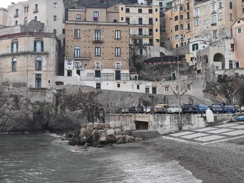 Neighbourhood, Street view