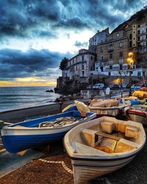 Night, Neighbourhood