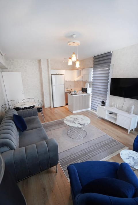 TV and multimedia, Kitchen or kitchenette, Living room, Seating area