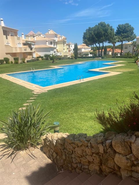 Day, Natural landscape, Garden, Garden view, Swimming pool