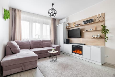 TV and multimedia, Living room, Seating area, flat iron