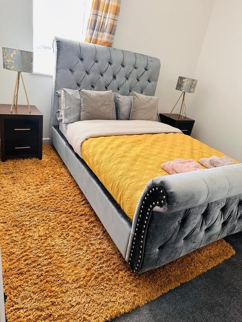 City Blessed Aptm 3 with Free Parking Apartment in North Shields