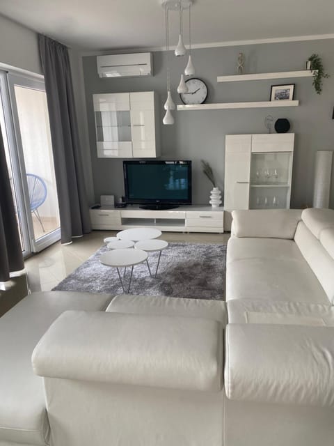 Apartment Bol A6 with Pool from 45 EUR per Person Apartment in Bol