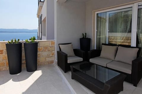 Balcony/Terrace, Seating area, Sea view