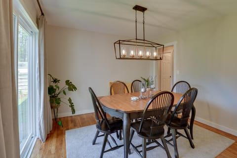 Walk to Beach Lake Michigan Getaway! House in Beachwood Bluffton