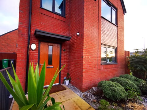 Property building, Facade/entrance