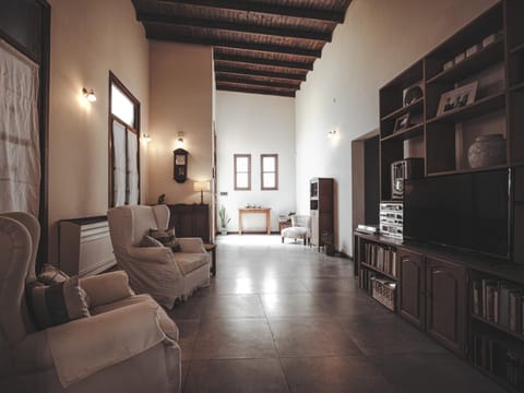 Communal lounge/ TV room, Living room