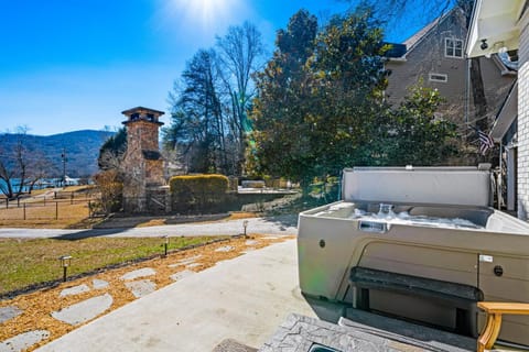 Dock Holiday House in Chatuge Lake