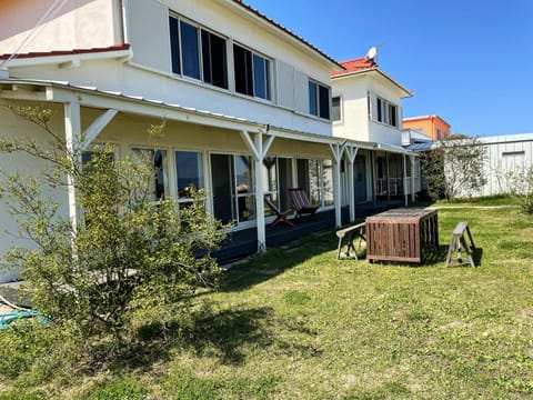 Property building, Facade/entrance, Garden, Garden view