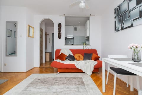 Living room, Photo of the whole room, Seating area