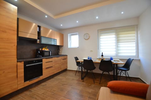 Kitchen or kitchenette, Living room, Dining area