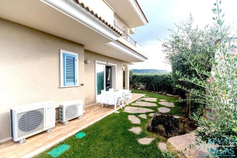 Property building, Spring, Day, Garden, Garden view