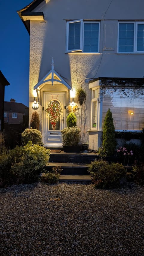 Tropical Garden Oasis Rooms Vacation rental in Metropolitan Borough of Solihull