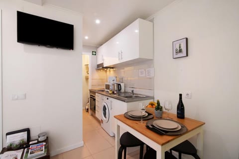 Property building, Kitchen or kitchenette, Living room