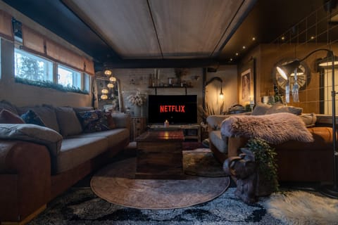 Loft by the lake asunto omakotitalon alakerrassa House in Finland