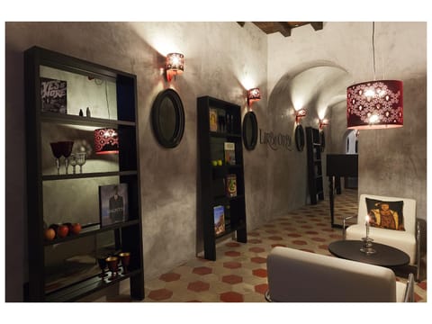 Lobby or reception, Decorative detail