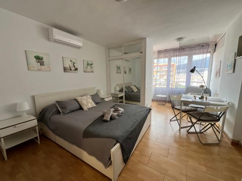 Bed, Living room, Dining area