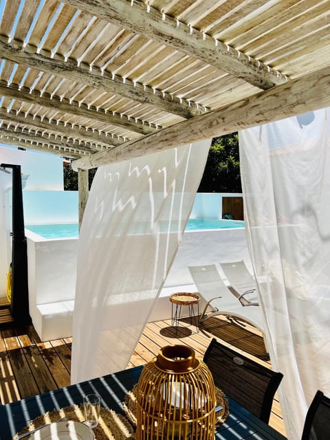 Balcony/Terrace, Swimming pool