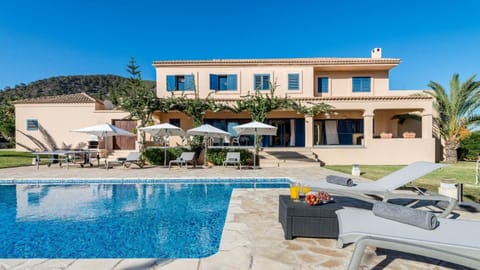 Property building, Garden, Swimming pool, sunbed