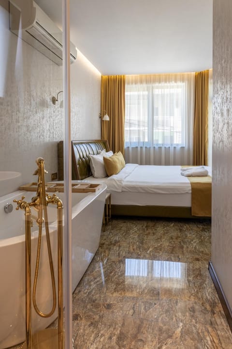 Living room, Bath